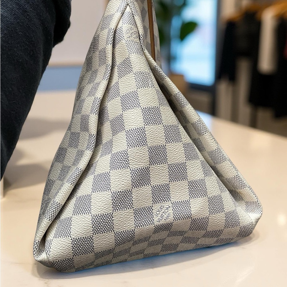 Authentic Louis Vuitton Damier Azur MM Artsy Shoulder Bag - Picture 3 of 13